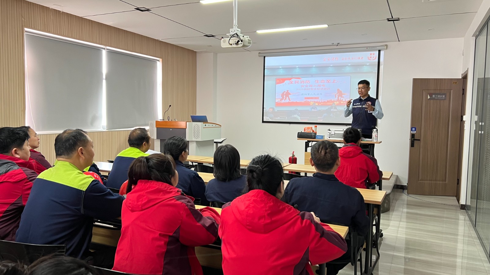 筑牢安全防線，護航企業(yè)發(fā)展 ——力威實業(yè)開展消防安全知識培訓(xùn)及應(yīng)急演練