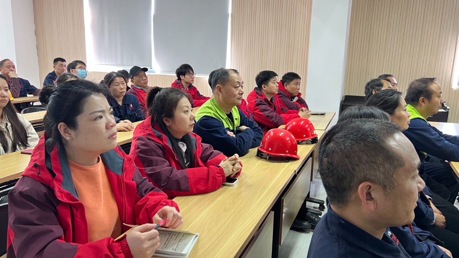 筑牢安全防線，護航企業(yè)發(fā)展 ——力威實業(yè)開展消防安全知識培訓(xùn)及應(yīng)急演練